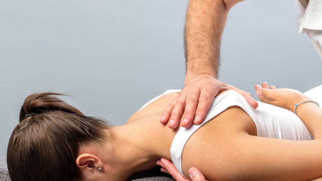 Shoulder Massage | Spa in Dubai | Luxury Spa in Dubai | image source: Canva